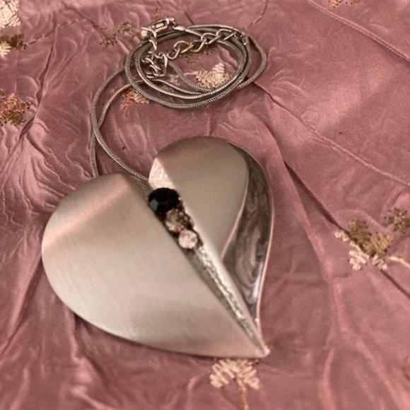 Satin Polished Silver Pendant With Crystals and Pearl Inlay Enamel - Picture 7 of 7